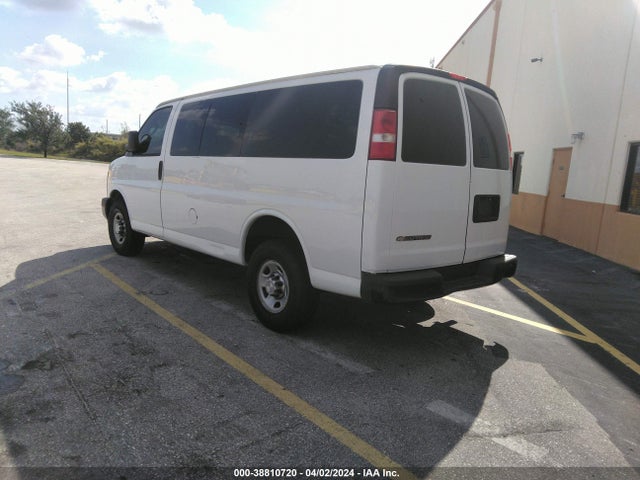 Chevrolet Express 2500 Work Van 2017 1GCWGAFF7H1308179 Image 3