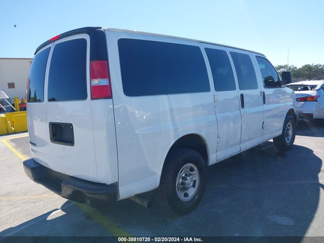 Chevrolet Express 2500 Work Van 2017 1GCWGAFF7H1308179 Image 4