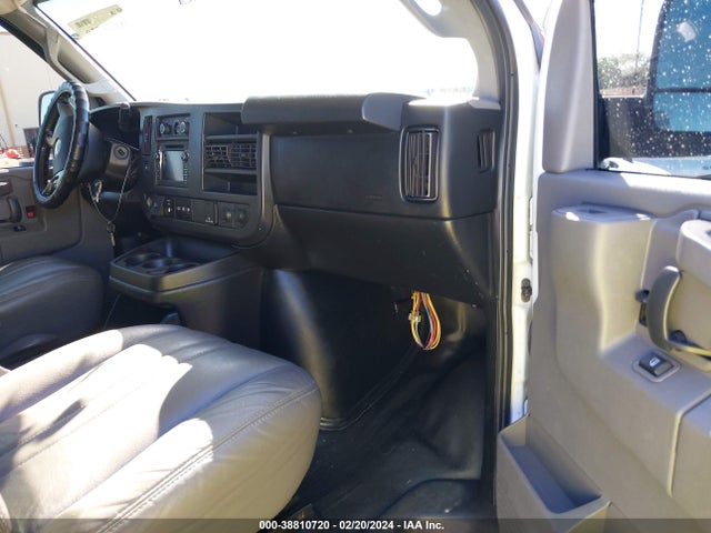 Chevrolet Express 2500 Work Van 2017 1GCWGAFF7H1308179 Image 5