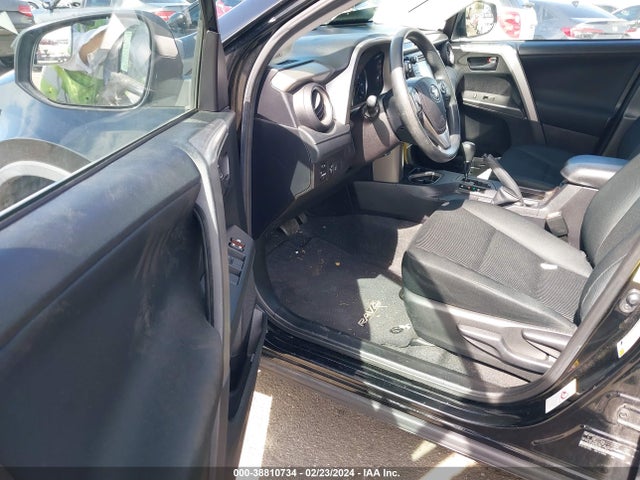 2018 TOYOTA RAV4 LE VIN: 2T3ZFREV6JW435701