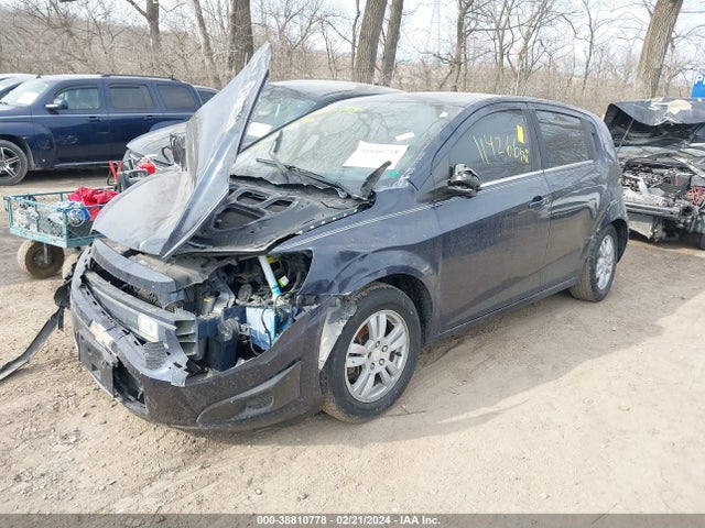 Chevrolet Sonic Lt Auto 2015 1G1JC6SH4F4126907 Image 2