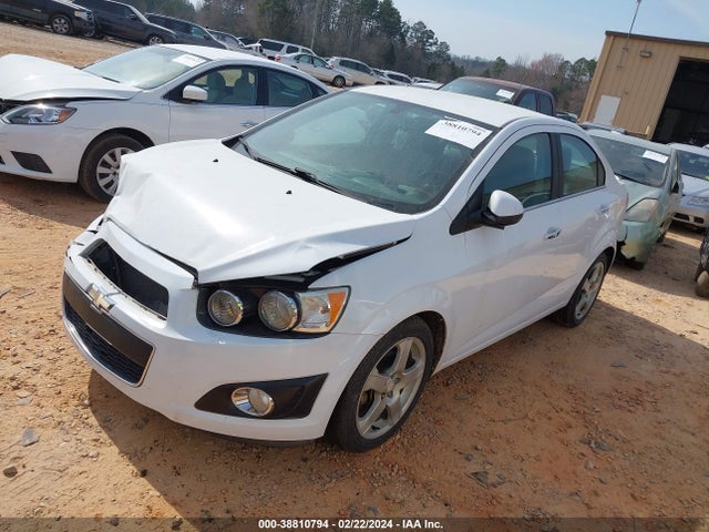 Chevrolet Sonic Ltz Auto 2015 1G1JE5SB6F4120462 Image 2