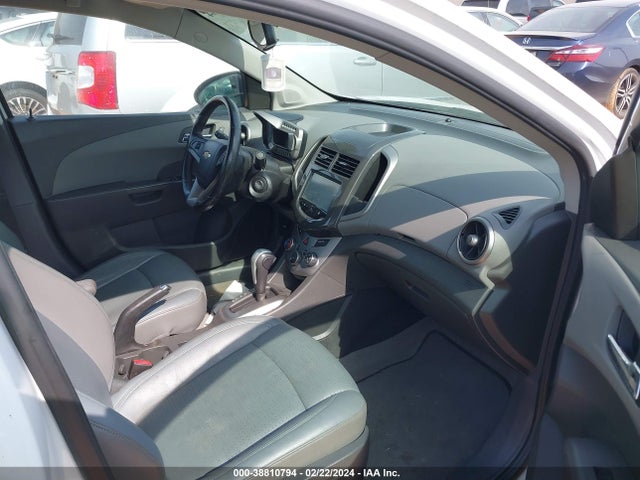 Chevrolet Sonic Ltz Auto 2015 1G1JE5SB6F4120462 Image 5