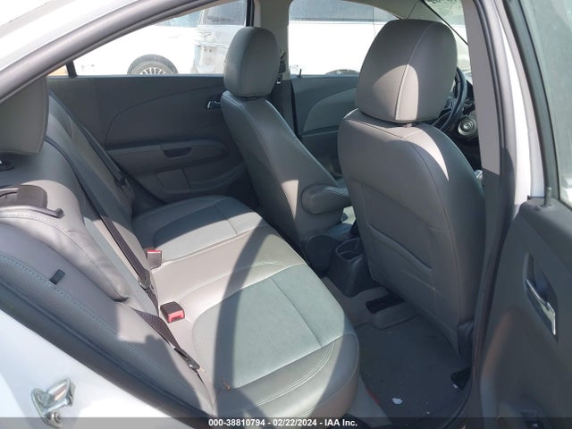 Chevrolet Sonic Ltz Auto 2015 1G1JE5SB6F4120462 Image 8