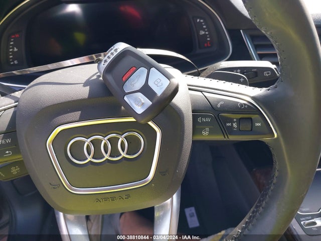 Audi Q7 3.0t Premium 2018 WA1VAAF78JD049450 Image 11