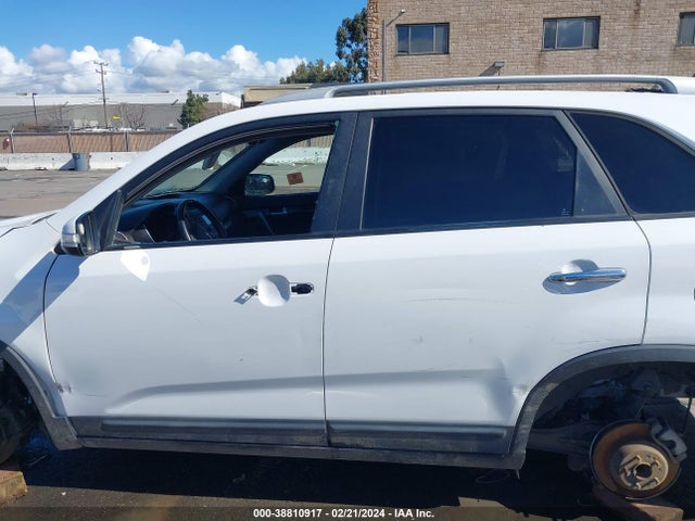 KIA Sorento Lx V6 2015 5XYKT4A76FG641188 Image 13
