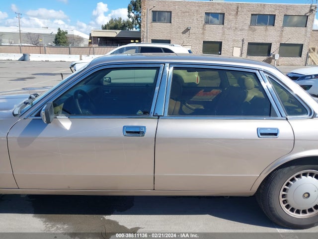 1993 JAGUAR XJ6 VANDEN PLAS VIN: SAJKW1749PC670016