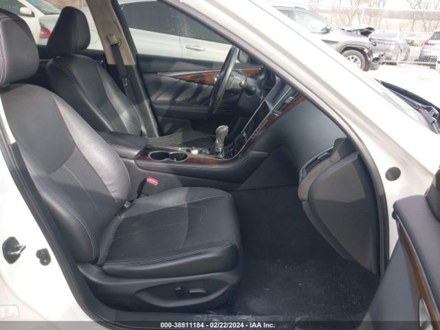 JN1BV7AR2FM420699 Infiniti Q50 Premium