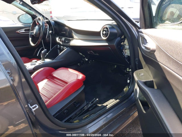 ZARFAMBN7N7665425 Alfa Romeo Giulia Veloce Ti Rwd