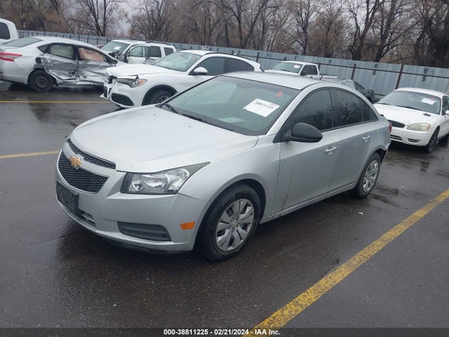 Chevrolet Cruze Ls Auto 2014 1G1PA5SG7E7194262 Image 2
