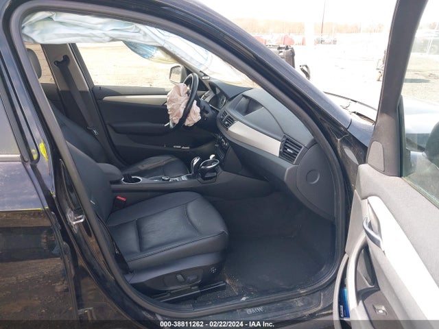 BMW X1 Xdrive28i 2014 WBAVL1C57EVY16611 Image 5
