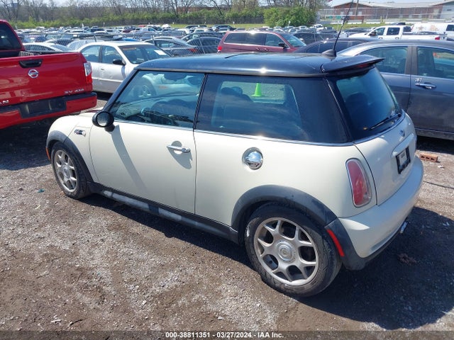 2005 MINI COOPER S WMWRE33515TL11568 Photo 2
