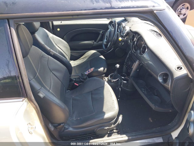 2005 MINI COOPER S WMWRE33515TL11568 Photo 4
