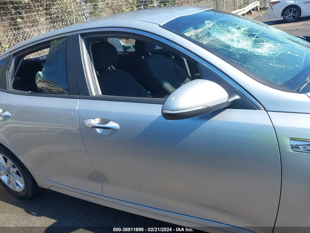 KIA Optima Lx 2018 5XXGT4L34JG236220 Image 12