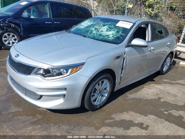 KIA Optima Lx 2018 5XXGT4L34JG236220 Image 2