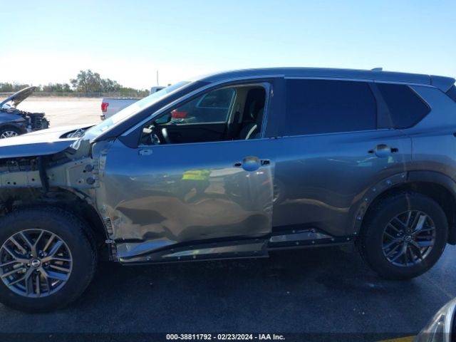 5N1AT3AA8MC686857 Nissan Rogue S Fwd