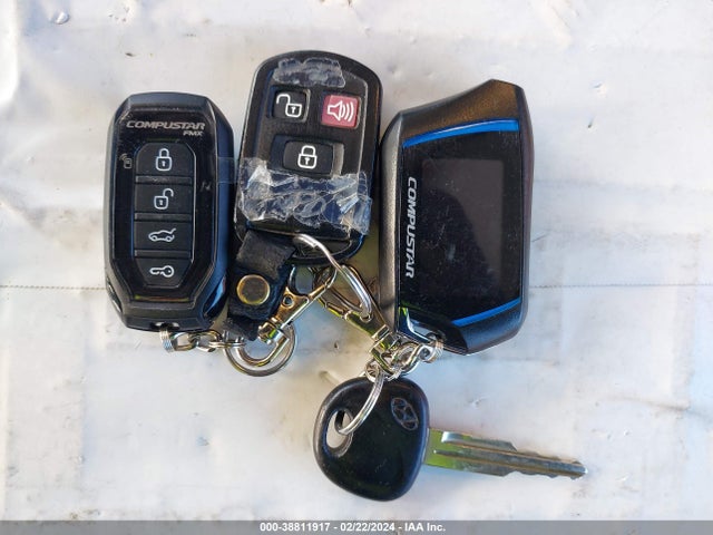 2006 HYUNDAI ELANTRA GLS/LIMITED VIN: KMHDN46D86U373000