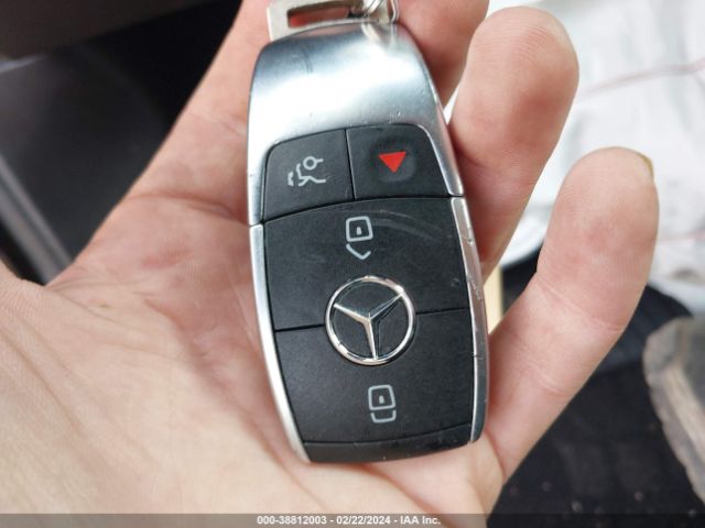 WDD3G4FB7KW035827 Mercedes-Benz A 220 4matic
