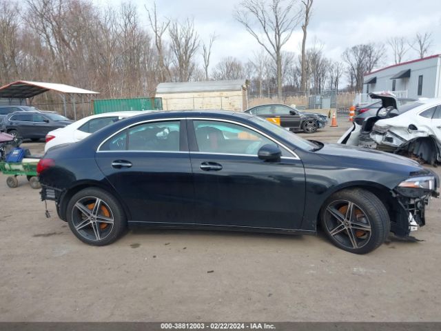 WDD3G4FB7KW035827 Mercedes-Benz A 220 4matic