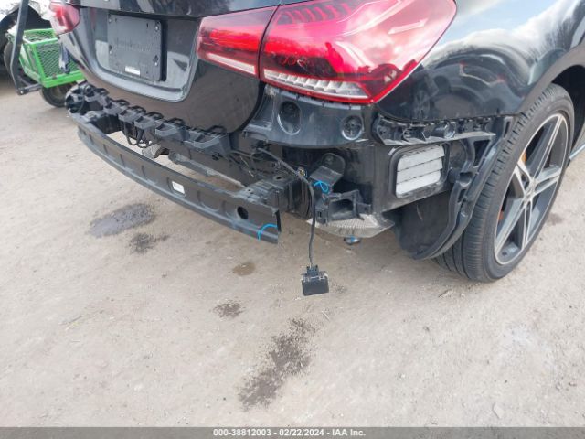 WDD3G4FB7KW035827 Mercedes-Benz A 220 4matic