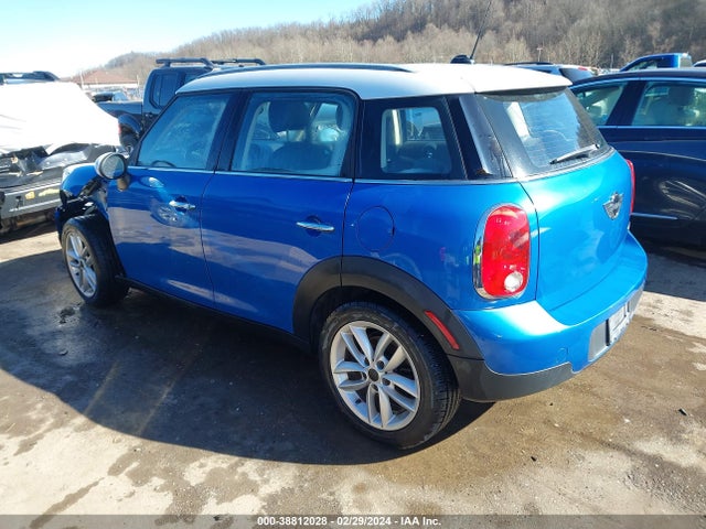 2011 MINI COOPER COUNTRYMAN WMWZB3C5XBWM29086 Photo 2