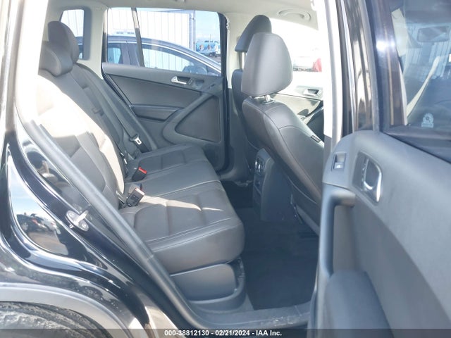 WVGAV7AX5FW507066 Volkswagen TIGUAN SE
