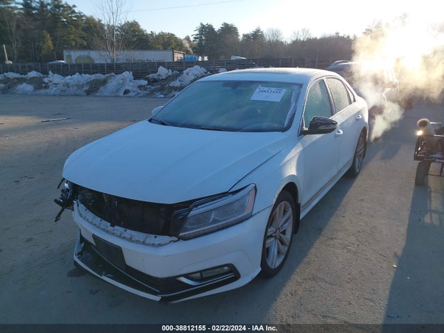 1VWCT7A33GC045123 Volkswagen Passat 1.8t Sel