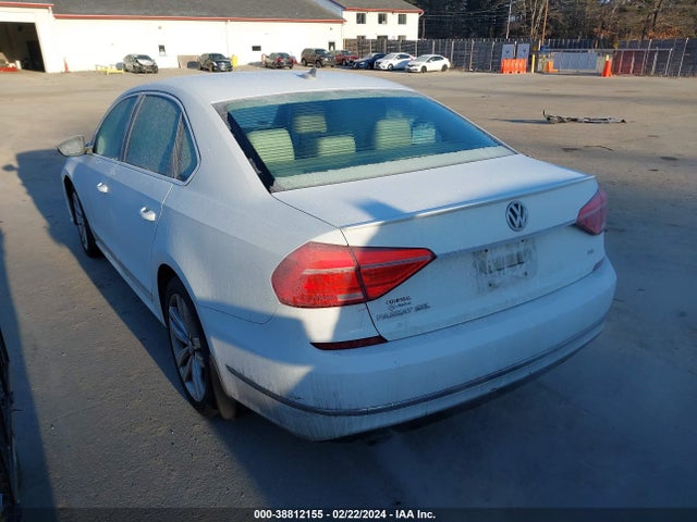 1VWCT7A33GC045123 Volkswagen Passat 1.8t Sel
