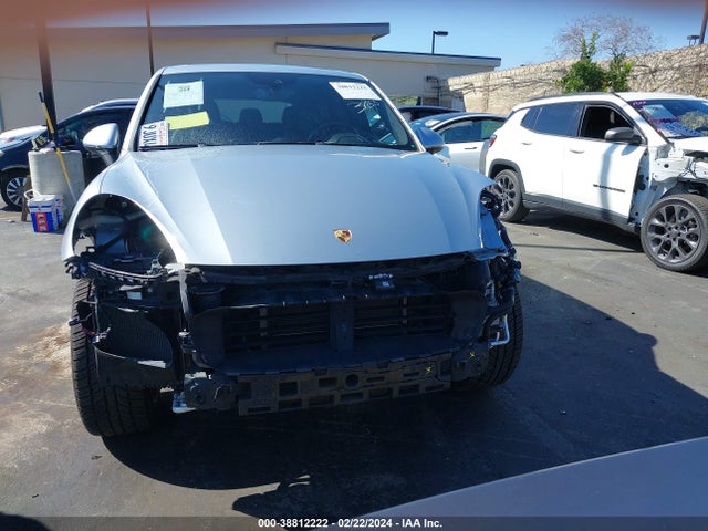 Porsche Cayenne E-hybrid S Platinum Edition 2017 WP1AE2A26HLA69141 Image 13