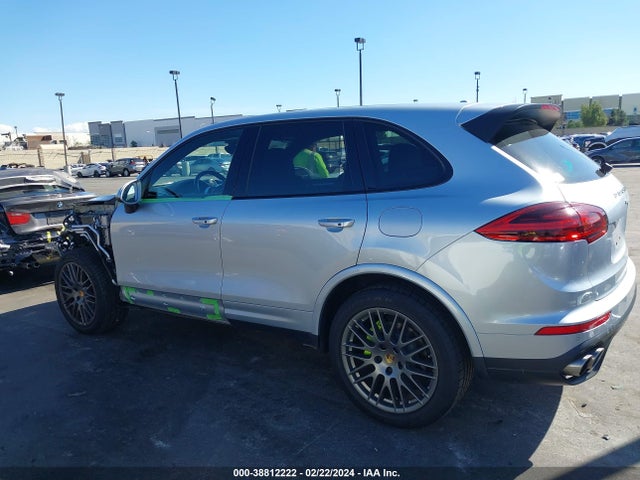Porsche Cayenne E-hybrid S Platinum Edition 2017 WP1AE2A26HLA69141 Image 15