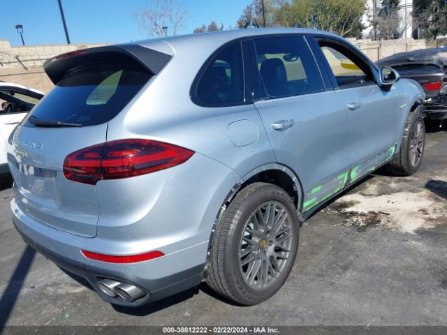 2017 PORSCHE CAYENNE E-HYBRID WP1AE2A26HLA69141 Photo 3