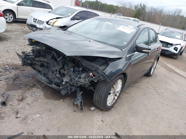 Ford Focus Titanium 2015 1FADP3J2XFL259509 Image 2