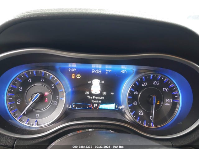 Chrysler 300c Awd 2016 2C3CCAKG3GH270189 Image 7