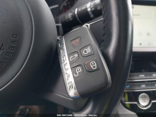 2020 JAGUAR F-PACE SADCJ2FXXLA641394 Photo 10
