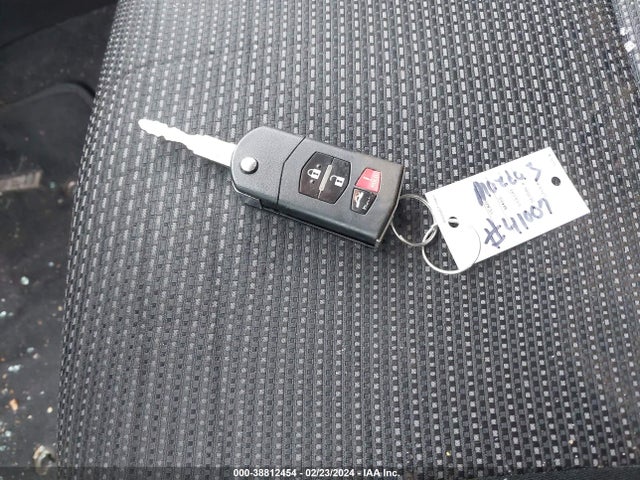 2013 MAZDA MAZDA3 I SPORT VIN: JM1BL1UP0D1832810