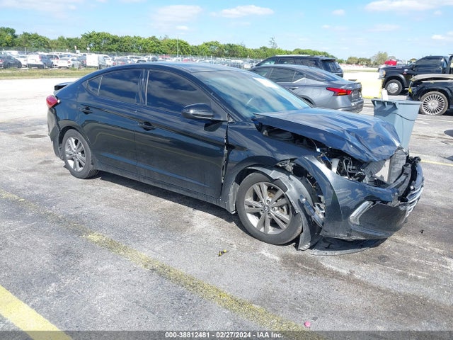 2017 5NPD84LF5HH072120 main image