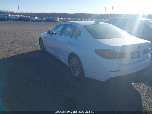 2021 BMW 5 SERIES WBA13BJ02MCF95959 Photo 2