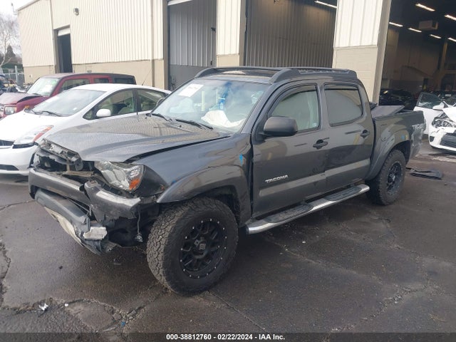 Toyota Tacoma Base V6 2015 3TMLU4ENXFM183765 Image 2