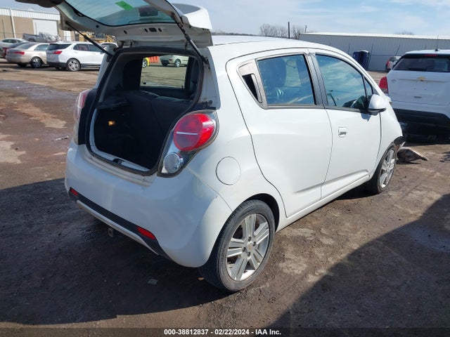 Chevrolet Spark 1lt Cvt 2015 KL8CD6S97FC742038 Image 4