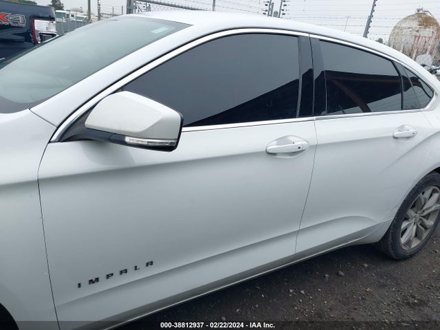 Chevrolet IMPALA 1LT 2018 2G1105S37J9170753 Image 14