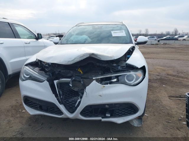 ZASPAKBN6M7D16149 Alfa Romeo Stelvio Ti Awd