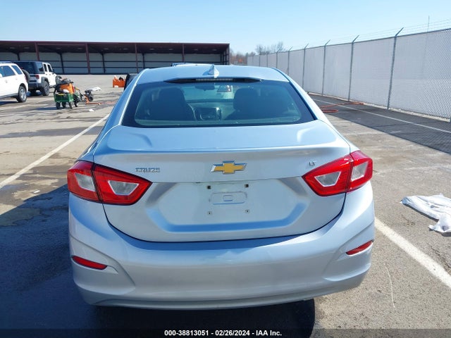Chevrolet Cruze Lt Auto 2018 1G1BE5SM2J7141449 Image 17