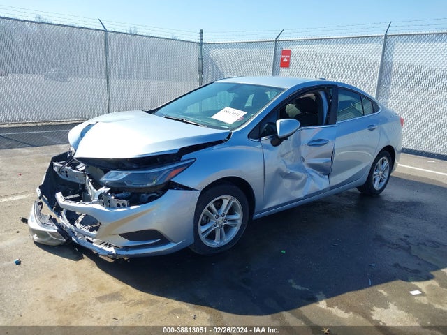 Chevrolet Cruze Lt Auto 2018 1G1BE5SM2J7141449 Image 2