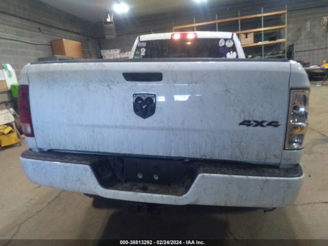 1C6RR7FG1KS552034 RAM 1500 Classic Express Quad Cab 4x4 6'4 Box