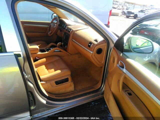 2005 PORSCHE CAYENNE WP1AA29P15LA23580 Photo 4