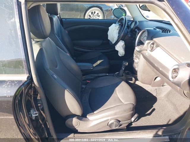 2012 MINI COOPER CLUBMAN WMWZF3C52CT488897 Photo 4