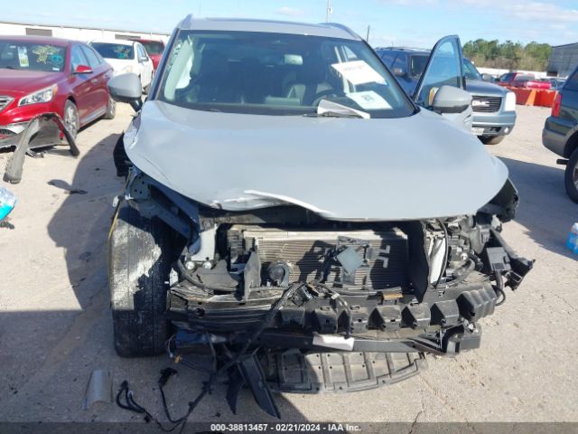 5N1AT3CA2MC739744 Nissan Rogue Sl Fwd