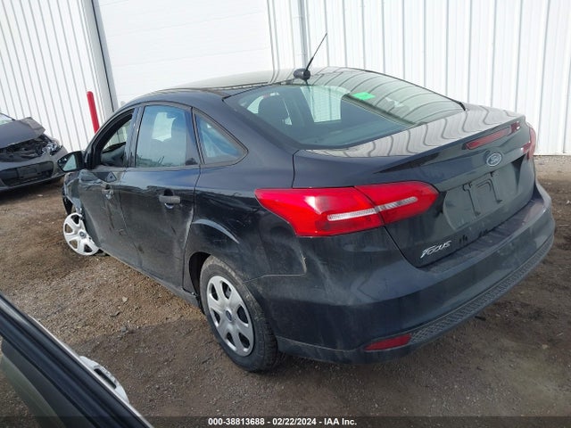 Ford FOCUS S 2017 1FADP3E24HL327803 Image 3