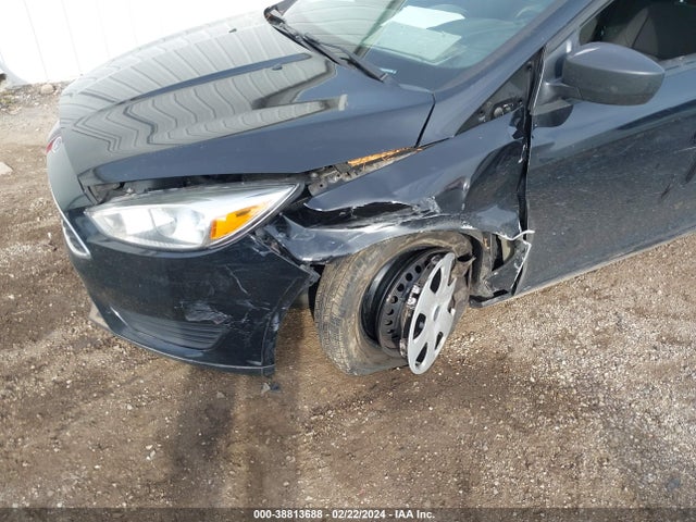 Ford FOCUS S 2017 1FADP3E24HL327803 Image 6