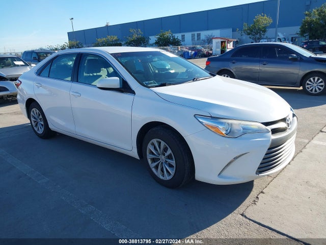 Toyota CAMRY LE 2017 4T1BF1FK2HU441098 Image 1